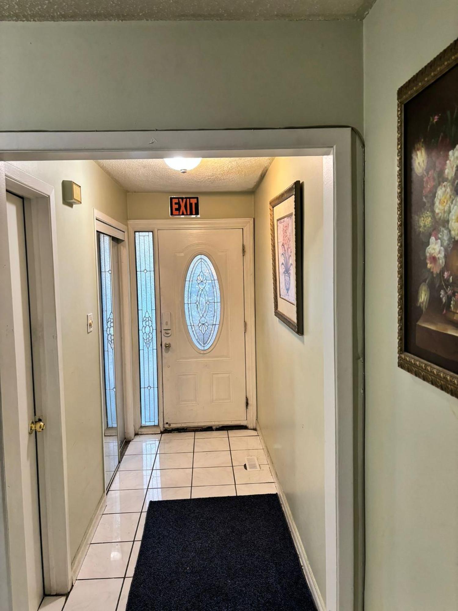 Queen Bedroom Near Sheridan College ブランプトン エクステリア 写真
